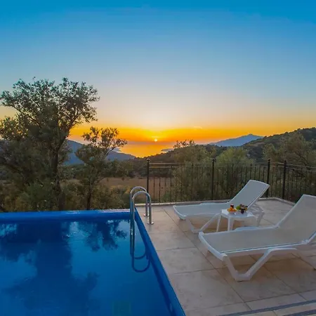 Sleeps 4 With Pool And Air Con 빌라