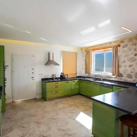 빌라 Sleeps 4 With Pool And Air Con