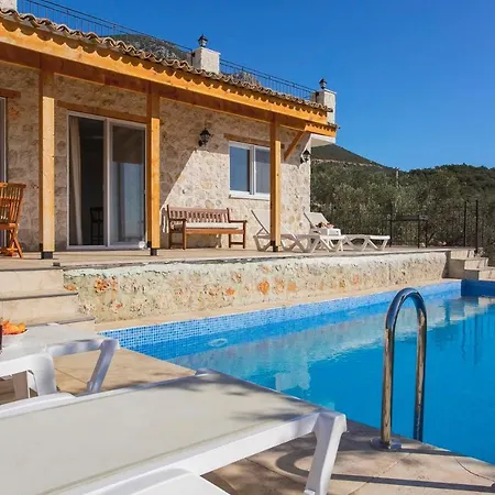 Sleeps 4 With Pool And Air Con 빌라
