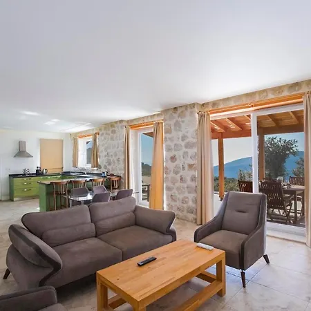 Sleeps 4 With Pool And Air Con * 칼칸