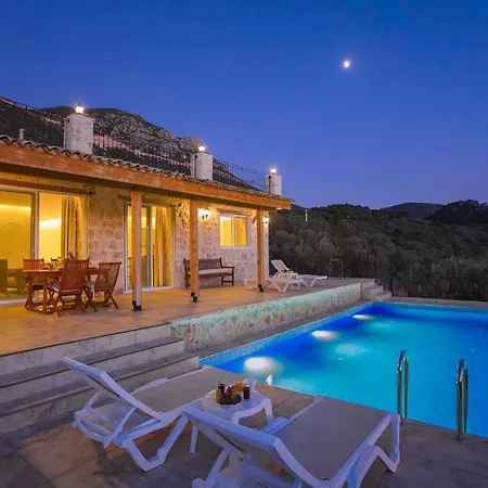 빌라 Sleeps 4 With Pool And Air Con