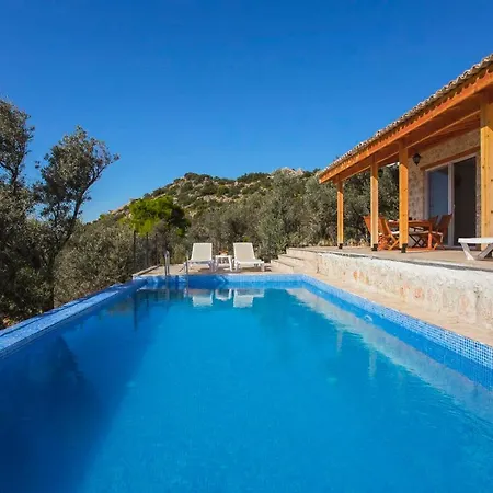 빌라 Sleeps 4 With Pool And Air Con 칼칸